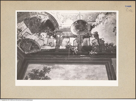 Vorderseite von Hutzel, Max [https://www.deutsche-digitale-bibliothek.de/content/lizenzen/rv-ez/] Scheinarchitekturen mit Putti - Zwickel, bh188643_recto. Foto: Hutzel, Max.