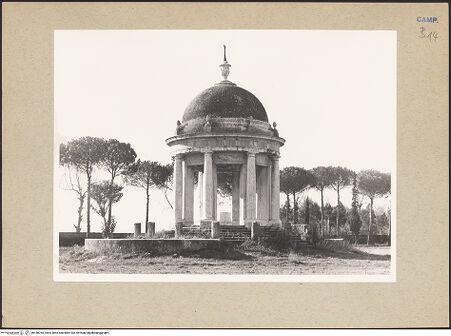 Vorderseite von Hutzel, Max [https://www.deutsche-digitale-bibliothek.de/content/lizenzen/rv-ez/] Tenuta di CarditelloTempietto - Gesamtansicht, bh188765_recto. Foto: Hutzel, Max.