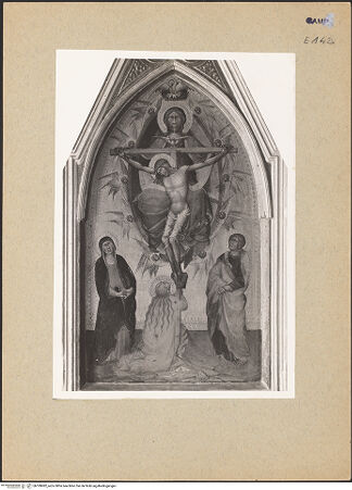 Vorderseite von Sopr. BAS NA [https://www.deutsche-digitale-bibliothek.de/content/lizenzen/rv-ez/] Triptychon mit einer Kreuzigung mit der Trinität (Gnadenstuhl) - Mitteltafel: Gnadenstuhl/Kreuzigung mit Maria, Johannes und Maria Magdalena, bh189082_recto. Foto.