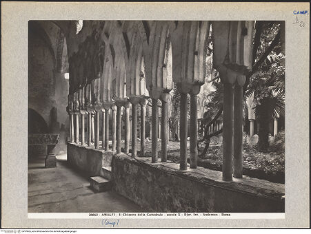 Vorderseite von Kunsthistorisches Institut der Universität Wien [https://www.deutsche-digitale-bibliothek.de/content/lizenzen/rv-ez/] Santa Maria AssuntaNordfassade - Portal, bh189965_recto. Foto.