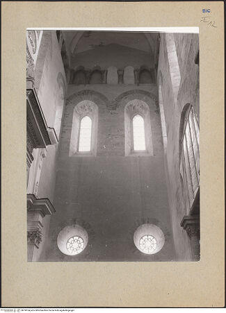 Vorderseite von Kunsthistorisches Institut der Universität Wien [https://www.deutsche-digitale-bibliothek.de/content/lizenzen/rv-ez/] CattedraleVierung und Querhaus - Südquerhaus von Norden, bh190104_recto. Foto.