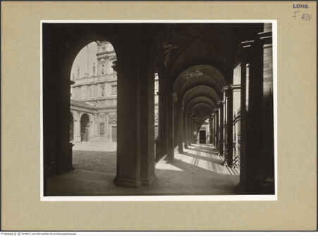 Vorderseite von Perotti, Mario [https://www.deutsche-digitale-bibliothek.de/content/lizenzen/rv-ez/] Santa Maria presso San Celso - Ansicht von Südwesten, bh190627_recto. Foto.