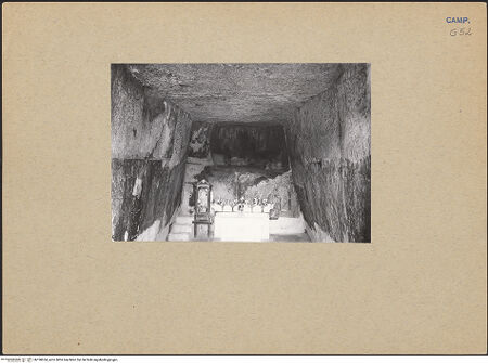Vorderseite von Guidotti [https://www.deutsche-digitale-bibliothek.de/content/lizenzen/rv-ez/] Grotta dei Santi - Blick zum Altar, bh190634_recto. Foto: Guidotti.