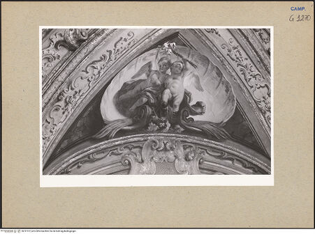 Vorderseite von Sopr. BAS NA [https://www.deutsche-digitale-bibliothek.de/content/lizenzen/rv-ez/] Szenen des Marienlebens und sechs TugendpersonifikationenEngel mit Mariensymbole - Detail, Engel mit Mariensymbol, bh191912_recto. Foto.