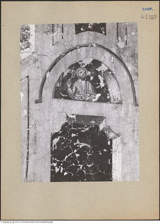 Vorderseite von ICCD [https://www.deutsche-digitale-bibliothek.de/content/lizenzen/rv-ez/] Szenen aus dem Leben der heiligen Maria MagdalenaDie heilige Maria Magdalena erweckt einen Ritter - Detail: Tympanon des Portals der Kirche, bh192727_recto. Foto.