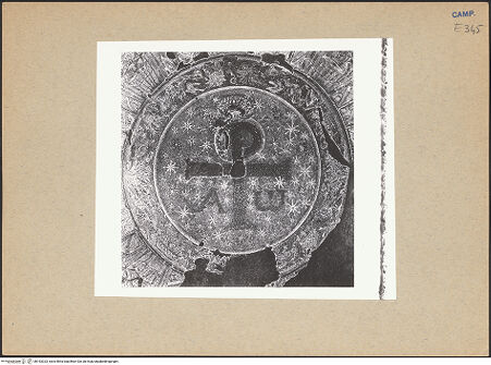 Vorderseite von ICCD [https://www.deutsche-digitale-bibliothek.de/content/lizenzen/rv-ez/] Szenen aus dem Leben Christi, Apostel und EvangelistensymboleChristusmonogramm und Hand Gottvaters - Gesamtansicht, bh193323_recto. Foto.