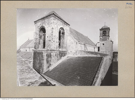 Vorderseite von Sopr. BAS BA [https://www.deutsche-digitale-bibliothek.de/content/lizenzen/rv-ez/] CattedraleDach - Ostbau und Querhaus, Dach von Süden, bh193924_recto. Foto.