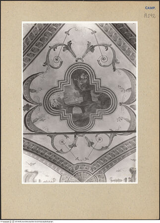 Vorderseite von Sopr. BAS NA [https://www.deutsche-digitale-bibliothek.de/content/lizenzen/rv-ez/] Landschaften und Grotesken - Detail: Gewölbe mit Landschaft und Gretesken, bh194640_recto. Foto.