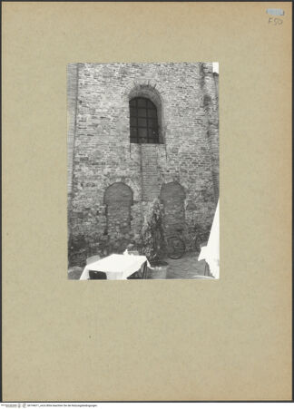 Vorderseite von Brenk [https://www.deutsche-digitale-bibliothek.de/content/lizenzen/rv-ez/] Santa Maria delle Grazie - Ostbau, Detail, bh194671_recto. Foto: Brenk, Beat.