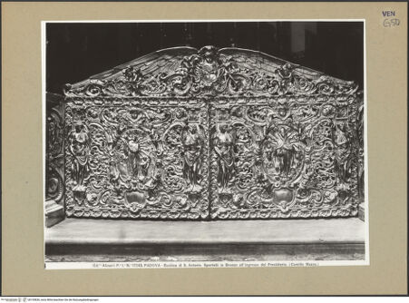 Vorderseite von Alinari [https://www.deutsche-digitale-bibliothek.de/content/lizenzen/rv-ez/] Tor - , bh195836_recto. Foto.