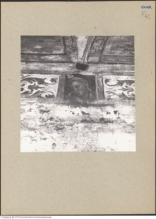 Vorderseite von Bibliotheca Hertziana [https://www.deutsche-digitale-bibliothek.de/content/lizenzen/rv-fz/] Ex convento della Santissima PietàChiostro - Detail: Freskenfragment, bh196779_recto. Foto: Lehmann-Brockhaus, Otto.