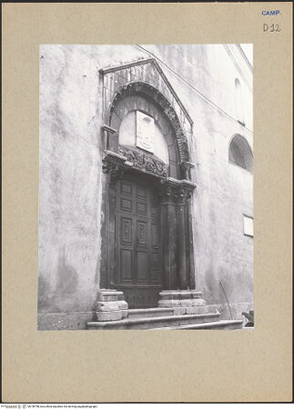 Vorderseite von Bibliotheca Hertziana [https://www.deutsche-digitale-bibliothek.de/content/lizenzen/rv-fz/] Hauptportal - Seitenansicht von links, bh196798_recto. Foto: Lehmann-Brockhaus, Otto.