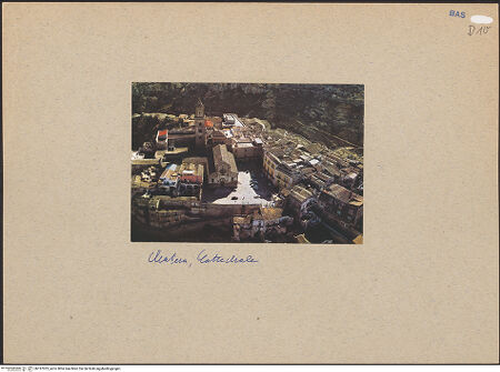 Vorderseite von unbekannt [https://www.deutsche-digitale-bibliothek.de/content/lizenzen/rv-ez/] Duomo - Luftansicht, bh197023_recto. Foto.