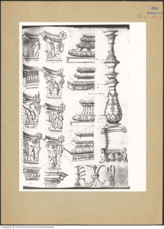 Vorderseite von Biblioteca Comunale [https://www.deutsche-digitale-bibliothek.de/content/lizenzen/rv-ez/] Codex ZichyOrnament, Kapitelle, Säulenbasen, Kandelaber - , bh198504_recto. Foto.