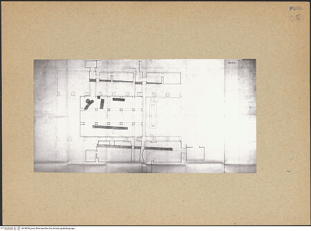 Vorderseite von Bibliotheca Hertziana [https://www.deutsche-digitale-bibliothek.de/content/lizenzen/rv-fz/] Cattedrale - Reste von Vorgängerbauten  unter dem Langhaus (dunkle Färbung; Grabungsstand um 1971), bh198799_recto. Foto.