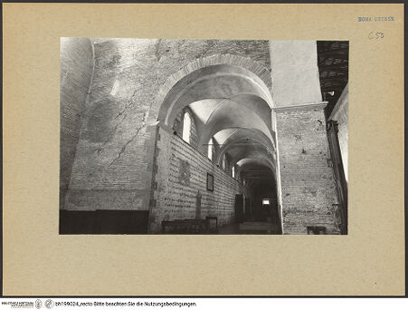 Vorderseite von Pace, Valentino [https://www.deutsche-digitale-bibliothek.de/content/lizenzen/rv-fz/] Abbazia delle Tre FontaneSanti Vincenzo ed Anastasio - Rechtes Seitenschiff, bh199024_recto. Foto: Pace, Valentino.