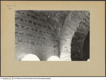 Vorderseite von Pace [https://www.deutsche-digitale-bibliothek.de/content/lizenzen/rv-ez/] Abbazia delle Tre FontaneSanti Vincenzo ed Anastasio - Nordflügel, Detail des Gewölbes, bh199040_recto. Foto.