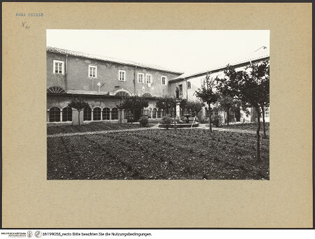 Vorderseite von Pace [https://www.deutsche-digitale-bibliothek.de/content/lizenzen/rv-ez/] Abbazia delle Tre FontaneSanti Vincenzo ed Anastasio - Nordwestecke, bh199055_recto. Foto.