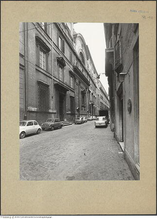 Vorderseite von ICCD [https://www.deutsche-digitale-bibliothek.de/content/lizenzen/rv-ez/] Sant'Agnese in AgoneRückfront zur Via dell'Anima - Rückfront zur Via dell'Anima, Ansicht aus Norden, bh199117_recto. Foto.