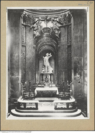 Vorderseite von ICCD [https://www.deutsche-digitale-bibliothek.de/content/lizenzen/rv-ez/] Der heilige Sebastian - Gesamtansicht mit Nische und Engelsglorie, bh199124_recto. Foto.