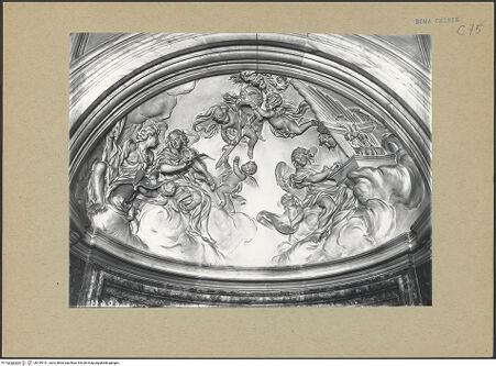 Vorderseite von ICCD [https://www.deutsche-digitale-bibliothek.de/content/lizenzen/rv-ez/] Stuckdekoration mit Engel und Putten mit den Attributen der jeweiligen HeiligenKalottenrelief über dem Nischenaltar des heiligen Eustachius: musizierende Engel, einer spielt Orgel und Putten mit Helm und Schwert - Gesamtansicht, bh199141_recto. Foto.