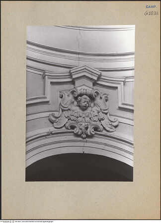 Vorderseite von Bösel, Richard [https://www.deutsche-digitale-bibliothek.de/content/lizenzen/rv-fz/] Santa Maria Egiziaca a Pizzofalcone - Linker Querhausarm, Detail, bh199901_recto. Foto: Bösel, Richard.