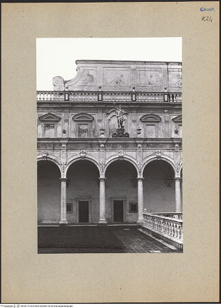 Vorderseite von Bösel, Richard [https://www.deutsche-digitale-bibliothek.de/content/lizenzen/rv-fz/] Certosa di San MartinoChiostro Grande - Südflügel, Detail, bh200173_recto. Foto: Bösel, Richard.