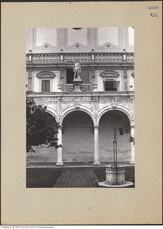 Vorderseite von Bösel, Richard [https://www.deutsche-digitale-bibliothek.de/content/lizenzen/rv-fz/] Certosa di San MartinoChiostro Grande - Westflügel, Detail, bh200176_recto. Foto: Bösel, Richard.