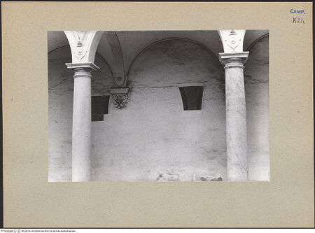 Vorderseite von Bösel, Richard [https://www.deutsche-digitale-bibliothek.de/content/lizenzen/rv-fz/] Certosa di San MartinoChiostro Grande - Arkade, Detail, bh200186_recto. Foto: Bösel, Richard.