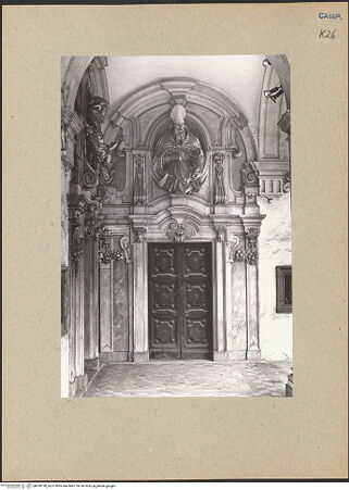 Vorderseite von Bösel, Richard [https://www.deutsche-digitale-bibliothek.de/content/lizenzen/rv-fz/] Certosa di San MartinoChiostro Grande - Türen, bh200190_recto. Foto: Bösel, Richard.