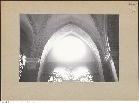 Vorderseite von Bösel, Richard [https://www.deutsche-digitale-bibliothek.de/content/lizenzen/rv-fz/] Certosa di San Martino - Mittleres Portal, Detail, bh200222_recto. Foto: Bösel, Richard.