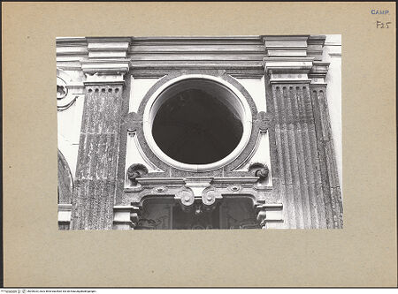 Vorderseite von Bösel, Richard [https://www.deutsche-digitale-bibliothek.de/content/lizenzen/rv-fz/] Certosa di San Martino - Rechtes Portal, Detail, bh200223_recto. Foto: Bösel, Richard.