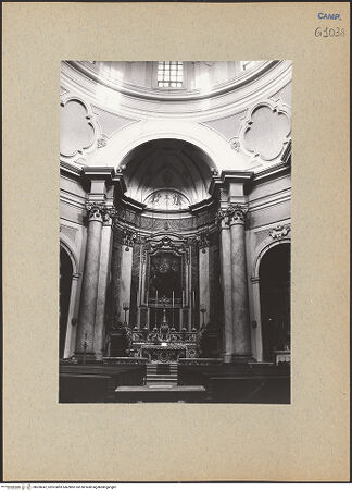 Vorderseite von Bösel, Richard [https://www.deutsche-digitale-bibliothek.de/content/lizenzen/rv-fz/] Santa Maria Egiziaca a Pizzofalcone - Blick in Richtung Presbyterium, bh200247_recto. Foto: Bösel, Richard.