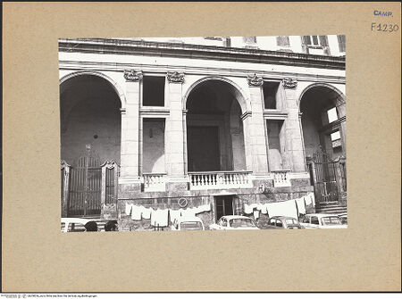 Vorderseite von Bösel, Richard [https://www.deutsche-digitale-bibliothek.de/content/lizenzen/rv-fz/] Santa Maria della StellaHauptfassade - Portikus, bh200266_recto. Foto: Bösel, Richard.