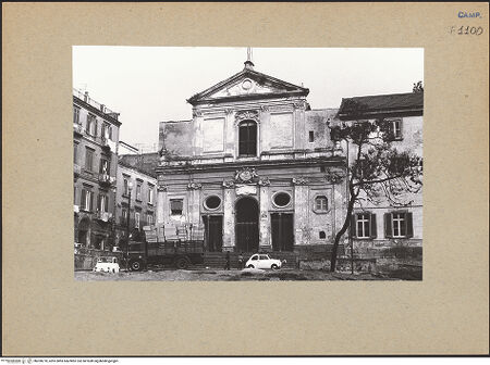 Vorderseite von Bösel, Richard [https://www.deutsche-digitale-bibliothek.de/content/lizenzen/rv-fz/] Santa Maria dei MiracoliHauptfassade - Gesamtansicht, bh200270_recto. Foto: Bösel, Richard.