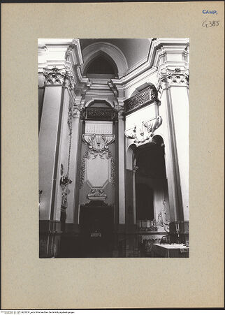 Vorderseite von Bösel, Richard [https://www.deutsche-digitale-bibliothek.de/content/lizenzen/rv-fz/] Santa Maria della Concezione a Montecalvario - Presbyterium, rechte Seite, bh200291_recto. Foto: Bösel, Richard.