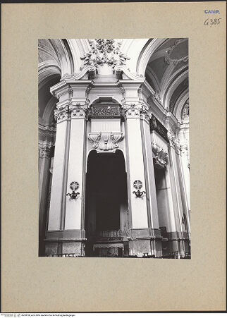 Vorderseite von Bösel, Richard [https://www.deutsche-digitale-bibliothek.de/content/lizenzen/rv-fz/] Santa Maria della Concezione a Montecalvario - Kapelle zwischen dem Presbyterium und dem rechten Querhausarm, bh200298_recto. Foto: Bösel, Richard.