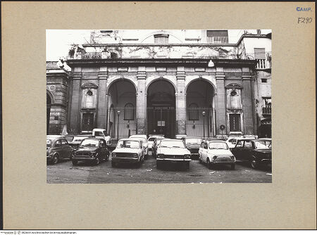 Vorderseite von Bösel, Richard [https://www.deutsche-digitale-bibliothek.de/content/lizenzen/rv-fz/] Chiesa dell'Ascensione a Chiaia - Portikus, bh200304_recto. Foto.