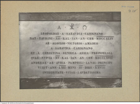 Vorderseite von Sopr. Mon. Laz. [https://www.deutsche-digitale-bibliothek.de/content/lizenzen/rv-ez/] Grabinschrift für Leopoldina Maria di Savoia-Carignano (gest. 1807) - Gesamtansicht, bh200562_recto. Foto.