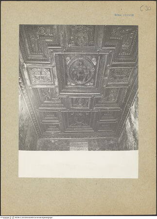 Vorderseite von Sopr. Mon. Lazio [https://www.deutsche-digitale-bibliothek.de/content/lizenzen/rv-ez/] Holzdecke - Gesamtaufnahme, bh200572_recto. Foto.