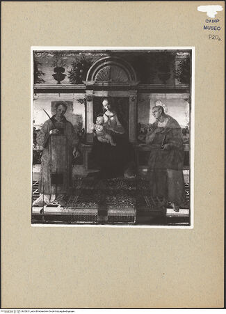 Vorderseite von Sopr. BAS NA [https://www.deutsche-digitale-bibliothek.de/content/lizenzen/rv-ez/] Thronende Madonna mit den heiligen Leonhard und Hieronymus? - Gesamtansicht (während der Restaurierung), bh200631_recto. Foto.