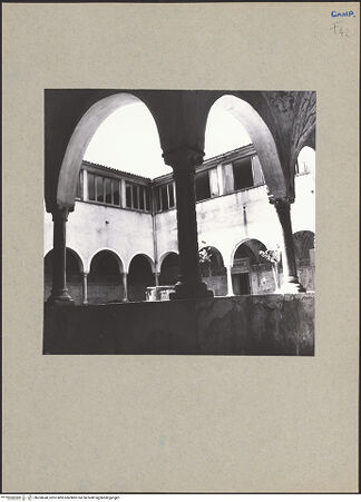 Vorderseite von Cimino, Cono (Teggiano) [https://www.deutsche-digitale-bibliothek.de/content/lizenzen/rv-ez/] Ex convento della Santissima PietàChiostro - Teilansicht, bh200640_recto. Foto: Cimino, Cono.