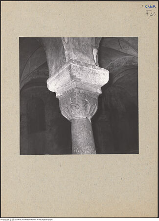 Vorderseite von Cimino, Cono (Teggiano) [https://www.deutsche-digitale-bibliothek.de/content/lizenzen/rv-ez/] Kapitell 1 - Seitenansicht, bh200653_recto. Foto: Cimino, Cono.