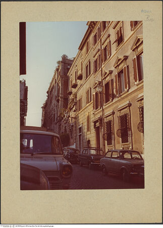 Vorderseite von unbekannt [https://www.deutsche-digitale-bibliothek.de/content/lizenzen/rv-fz/] Palazzo Stroganoff - Ansicht von der Via Gregoriana mit Palazzo Zuccari, bh200696_recto. Foto: Ridolfi, ?.