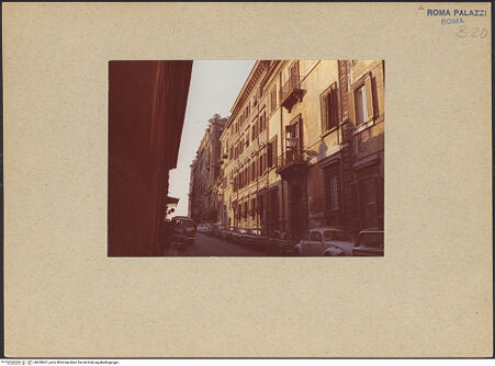 Vorderseite von Bibliotheca Hertziana [https://www.deutsche-digitale-bibliothek.de/content/lizenzen/rv-fz/] Palazzo ZuccariFassade zur Via Gregoriana - Ansicht von Via Gregoriana Richtung Trinità dei Monti, bh200697_recto. Foto: Ridolfi, ?.