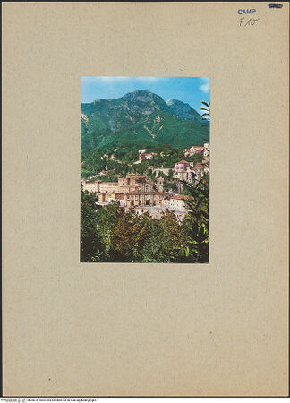 Vorderseite von unbekannt [https://www.deutsche-digitale-bibliothek.de/content/lizenzen/rv-ez/] Abbazia della Trinità di Cava - Panorama Kloster und Umgebung, bh200730_recto. Foto.