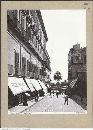 Vorderseite von Alinari [https://www.deutsche-digitale-bibliothek.de/content/lizenzen/rv-ez/] Via Calabritto - Ansicht, bh200877_recto. Foto.