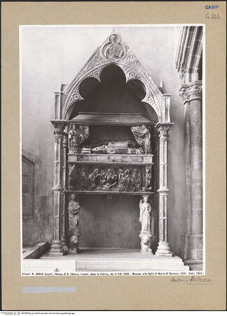 Vorderseite von Alinari [https://www.deutsche-digitale-bibliothek.de/content/lizenzen/rv-ez/] Grabmal der Agnes und Klementia von Anjou-Durazzo - Gesamtansicht, bh200893_recto. Foto.