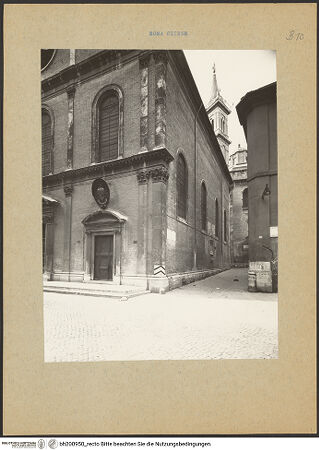Vorderseite von Sopr. Mon. Laz. [https://www.deutsche-digitale-bibliothek.de/content/lizenzen/rv-ez/] Santa Maria dell'AnimaRechte Seitenfront - Rechte Achse der Fassade und rechte Seitenfront, von Osten, bh200950_recto. Foto.