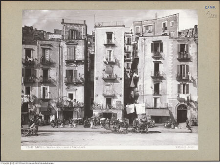 Vorderseite von Alinari [https://www.deutsche-digitale-bibliothek.de/content/lizenzen/rv-ez/] Via Nazario Sauro - Alte Wohnungen zur Strada Santa Lucia, bh201293_recto. Foto.